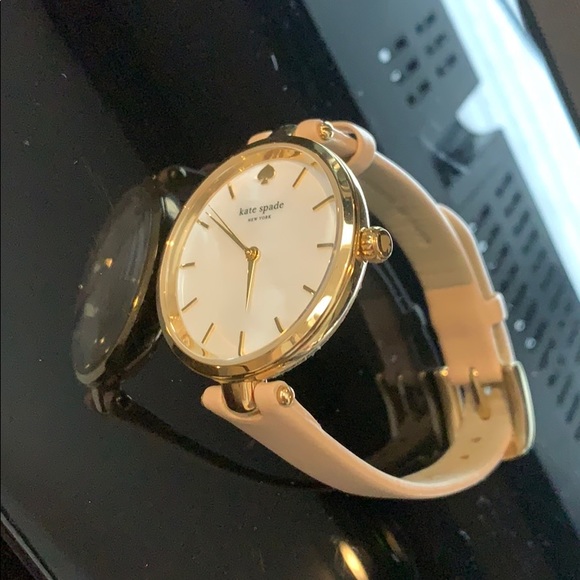Kate spade watch- worn once, no damages! - Picture 1 of 3